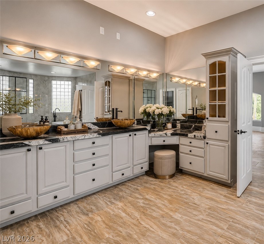 3465 Pama Lane