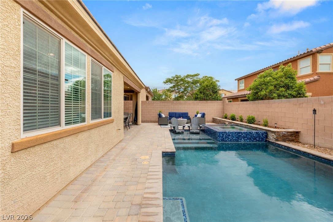 2585 Sable Ridge Street