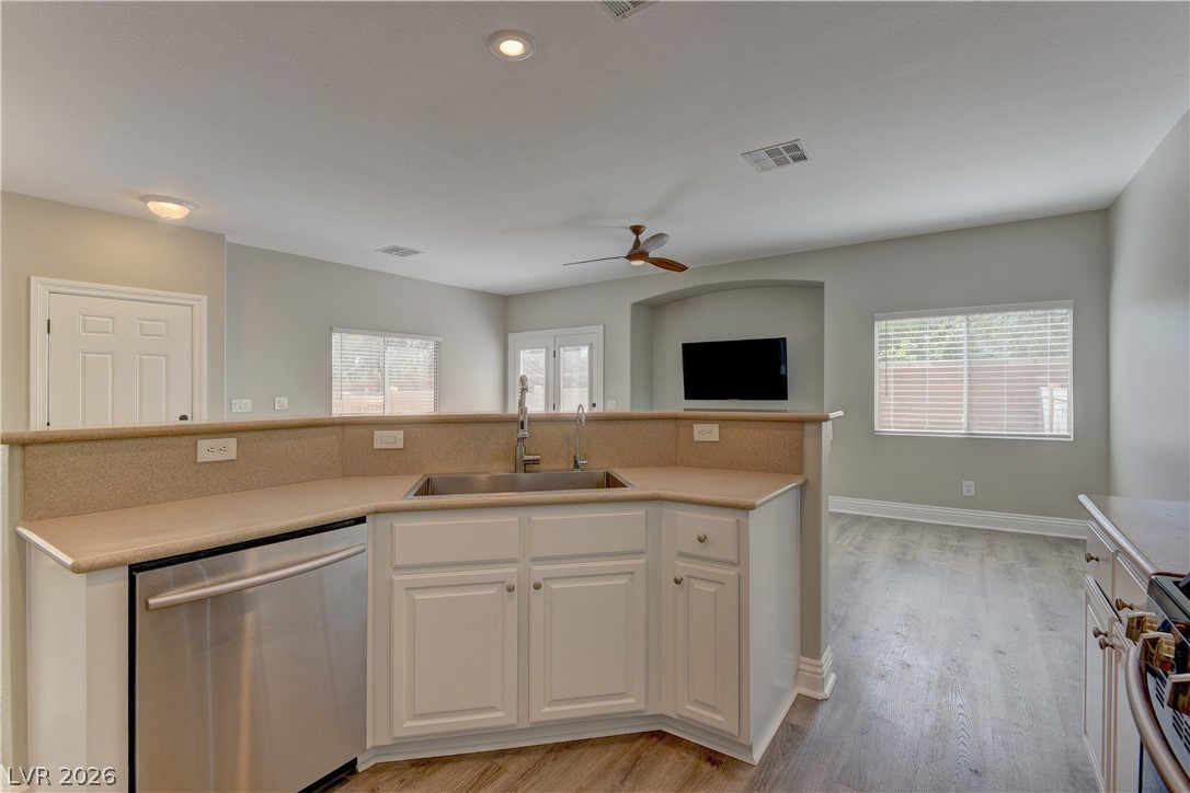 6728 Lavender Lilly Lane 3