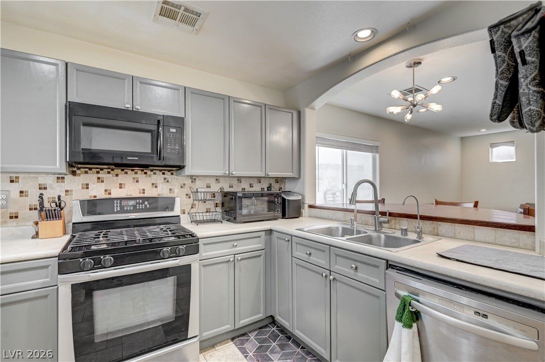 8953 Careful Canvas Avenue