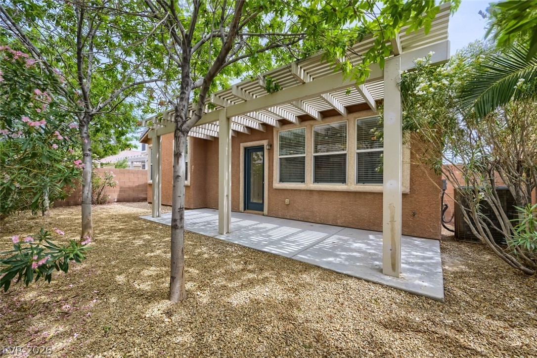 5625 Lookout Crest Street