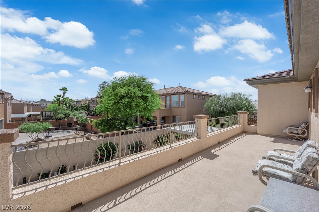 481 Las Alturas Avenue