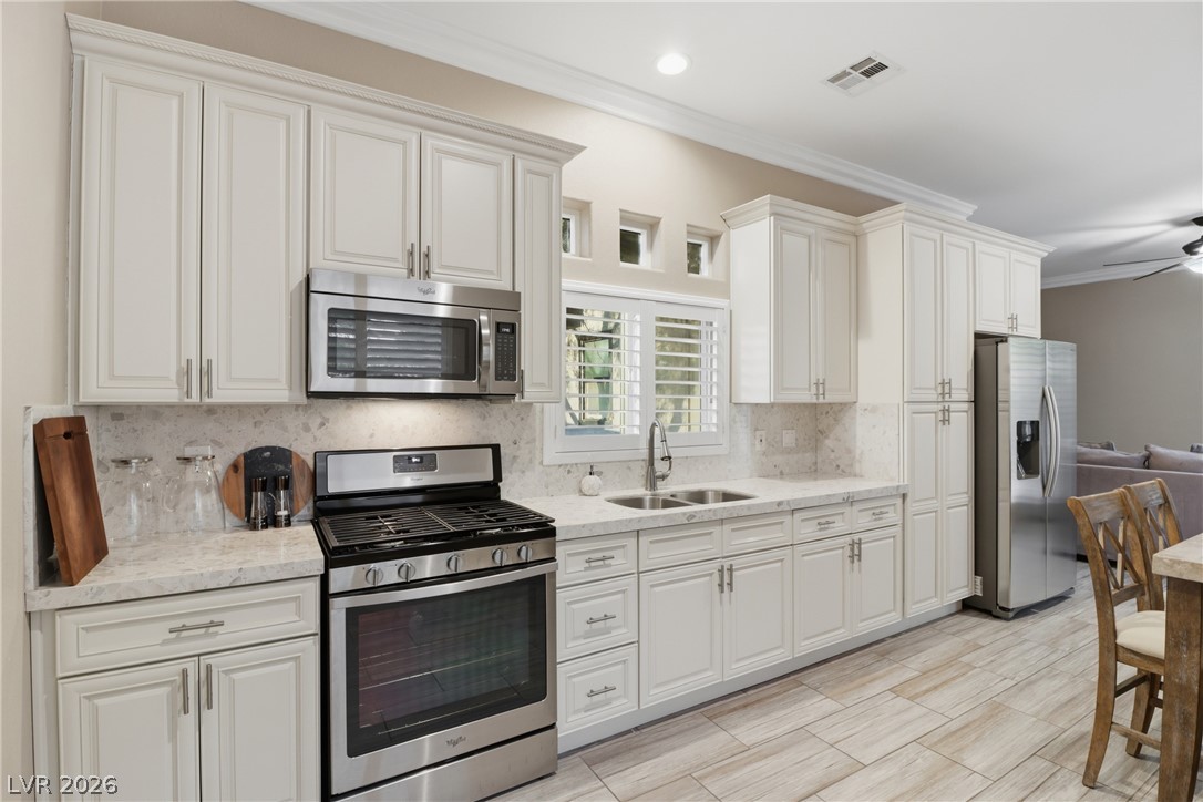 300 East Lacy Lane