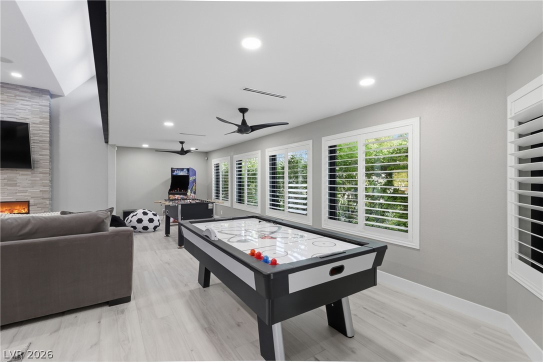 300 East Lacy Lane