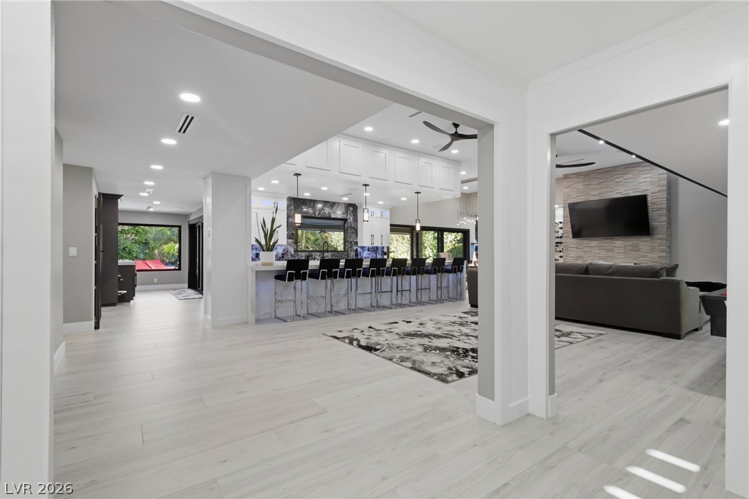 300 East Lacy Lane