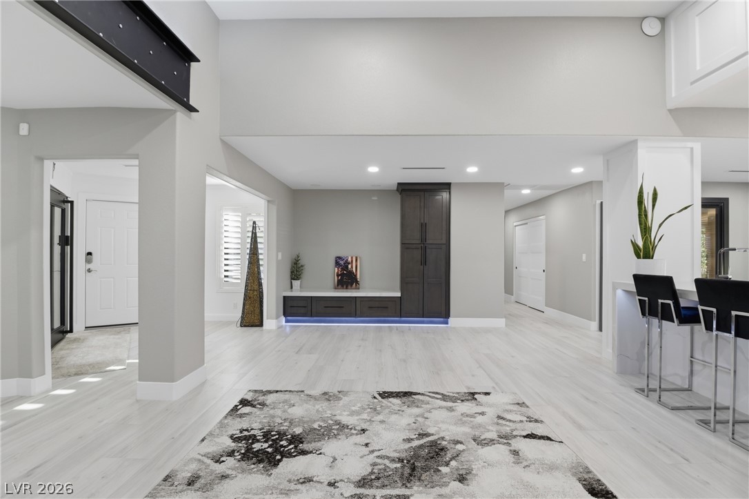 300 East Lacy Lane