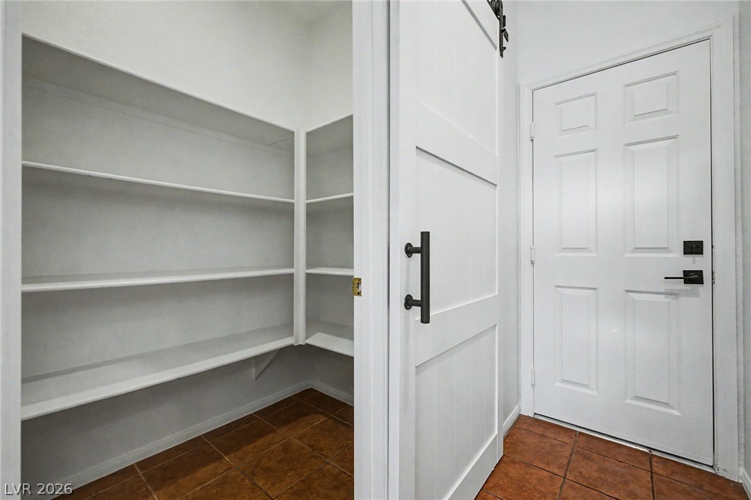 1001 Amber Gate Street