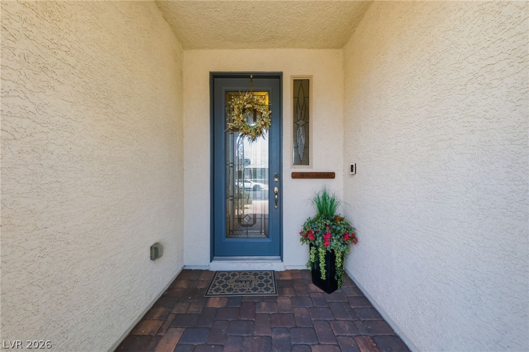 5601 Silver Cascade Avenue