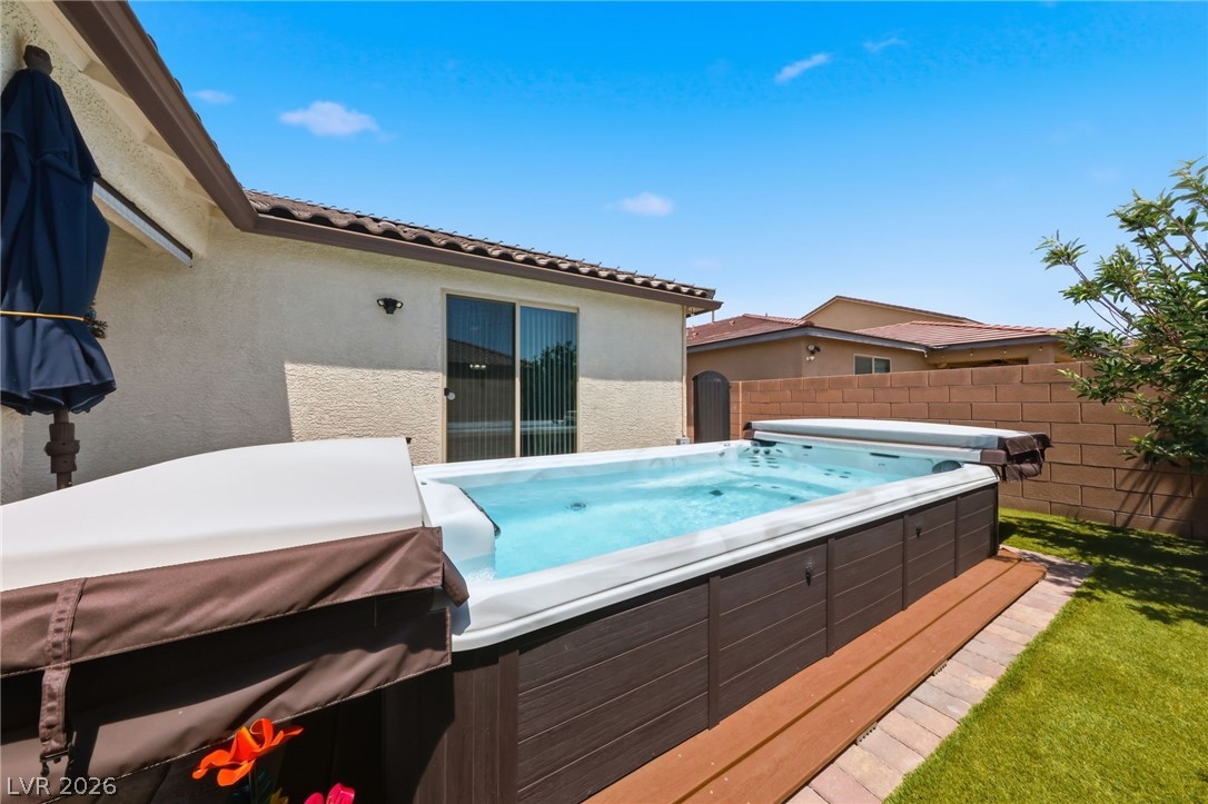 5601 Silver Cascade Avenue