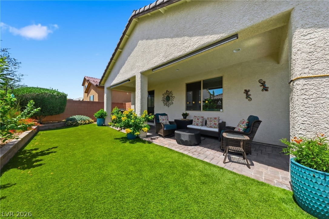 5601 Silver Cascade Avenue