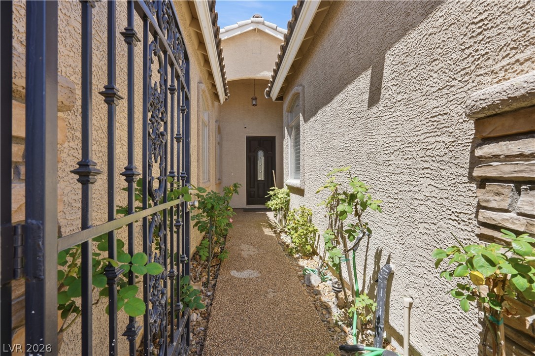 3283 Squire Street