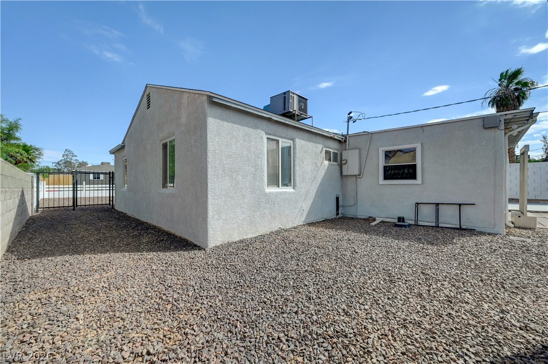 20 Laswell Street