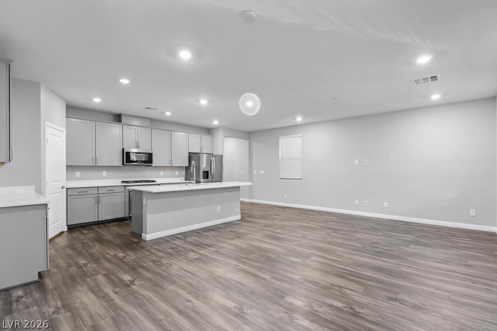 909 Riverlawn Place
