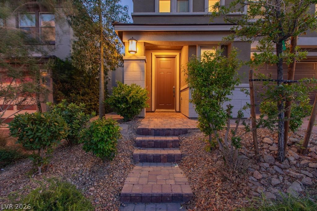 909 Riverlawn Place