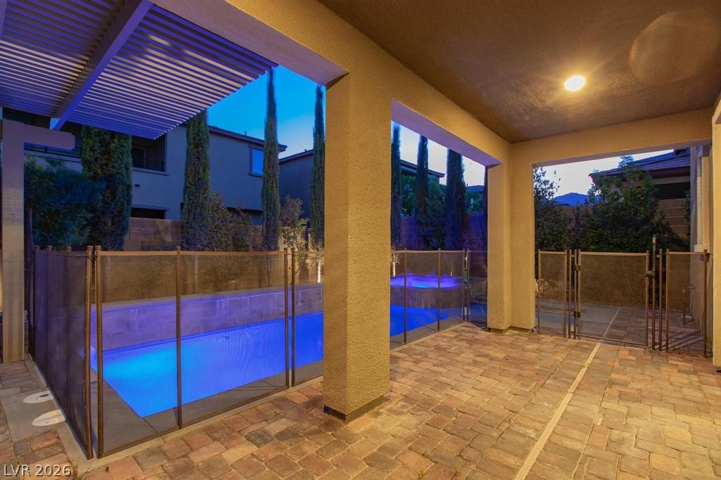 909 Riverlawn Place