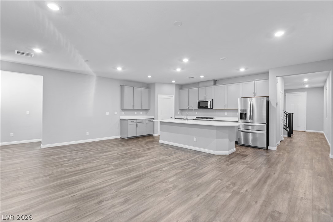909 Riverlawn Place