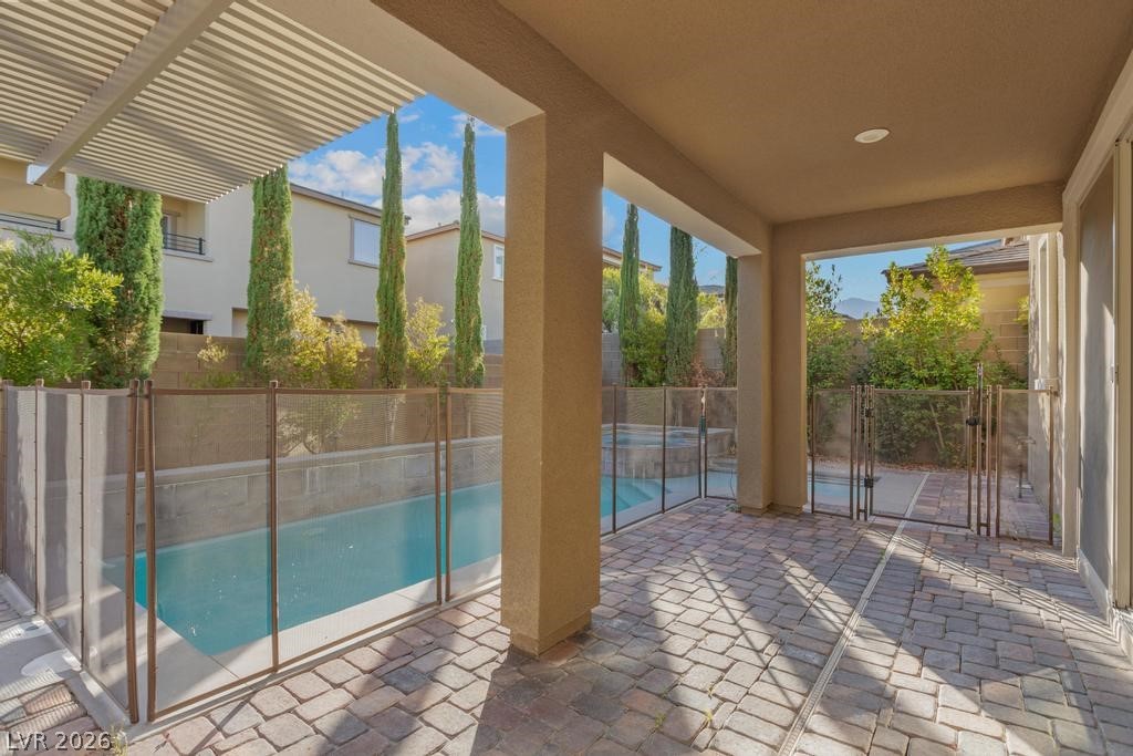 909 Riverlawn Place