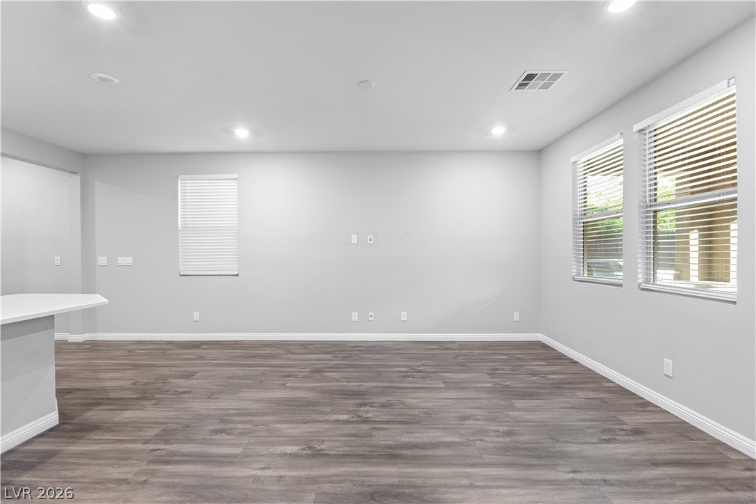909 Riverlawn Place