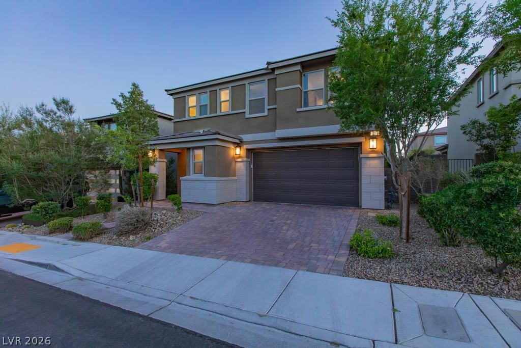 909 Riverlawn Place