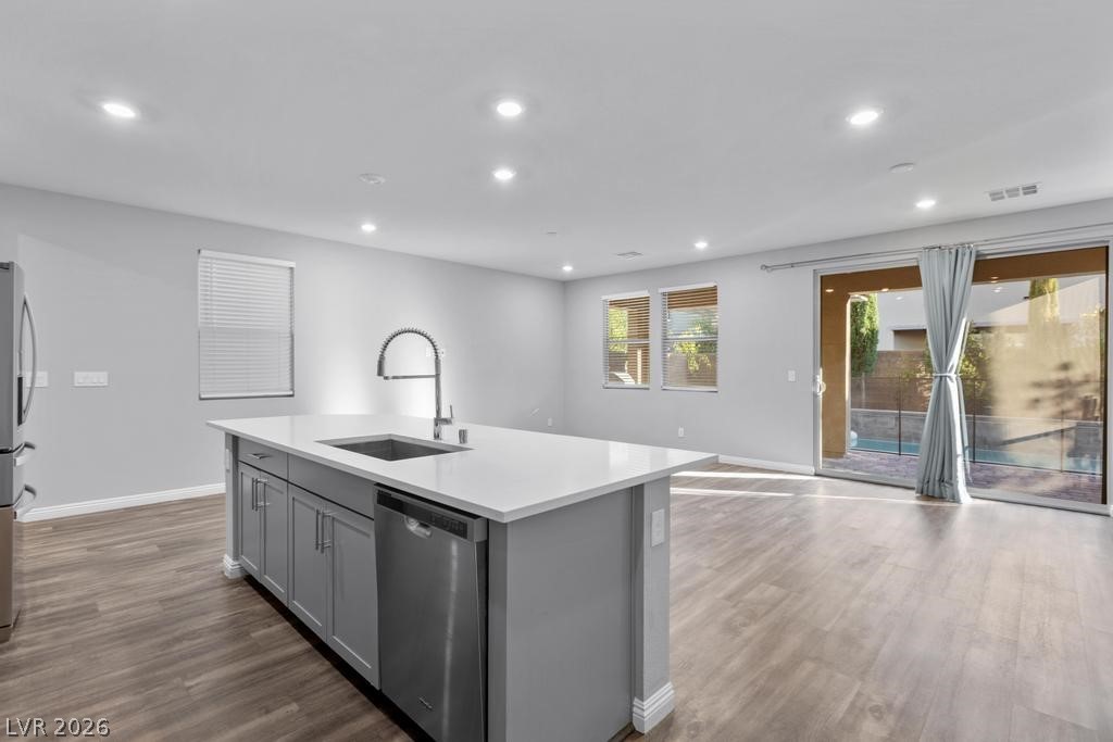909 Riverlawn Place