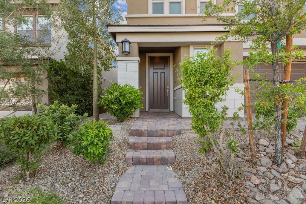 909 Riverlawn Place