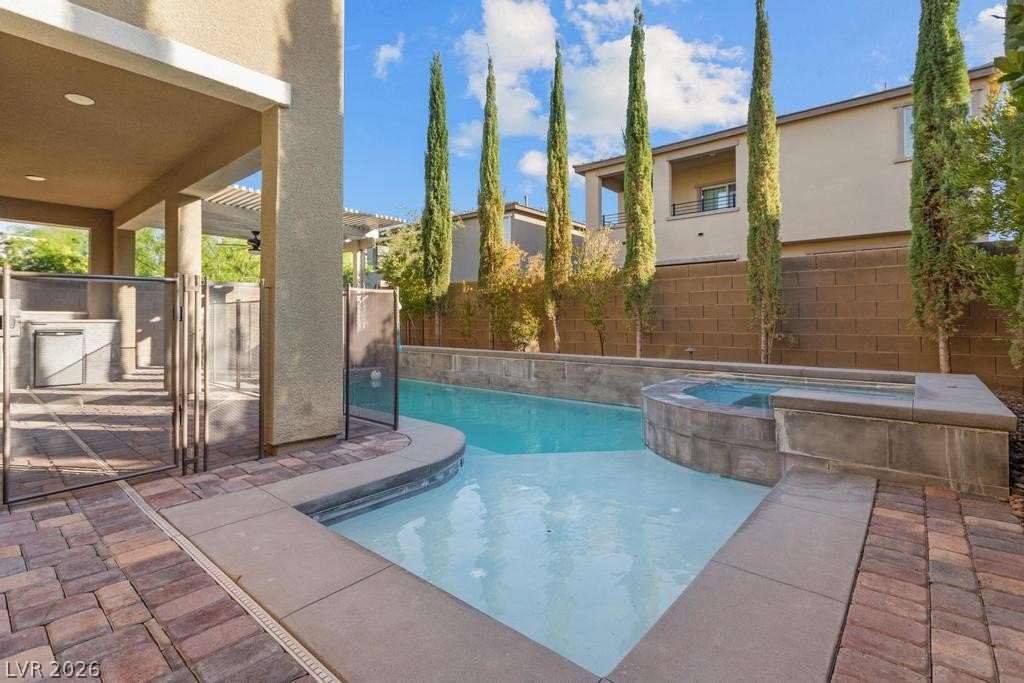 909 Riverlawn Place