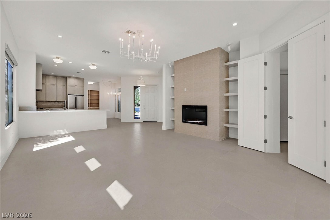 11 Fountainhead Circle
