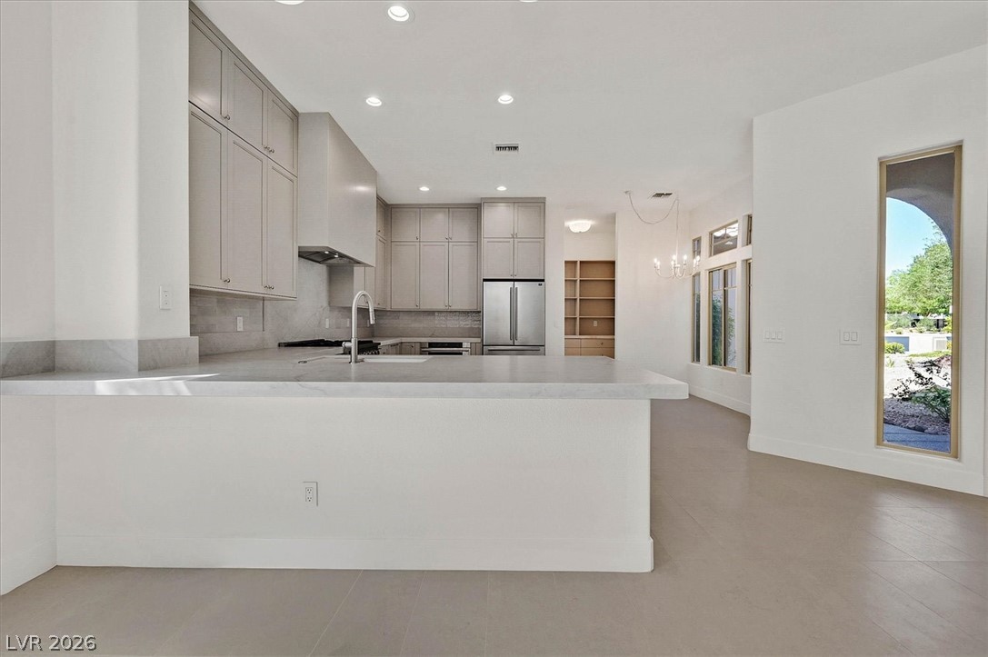 11 Fountainhead Circle