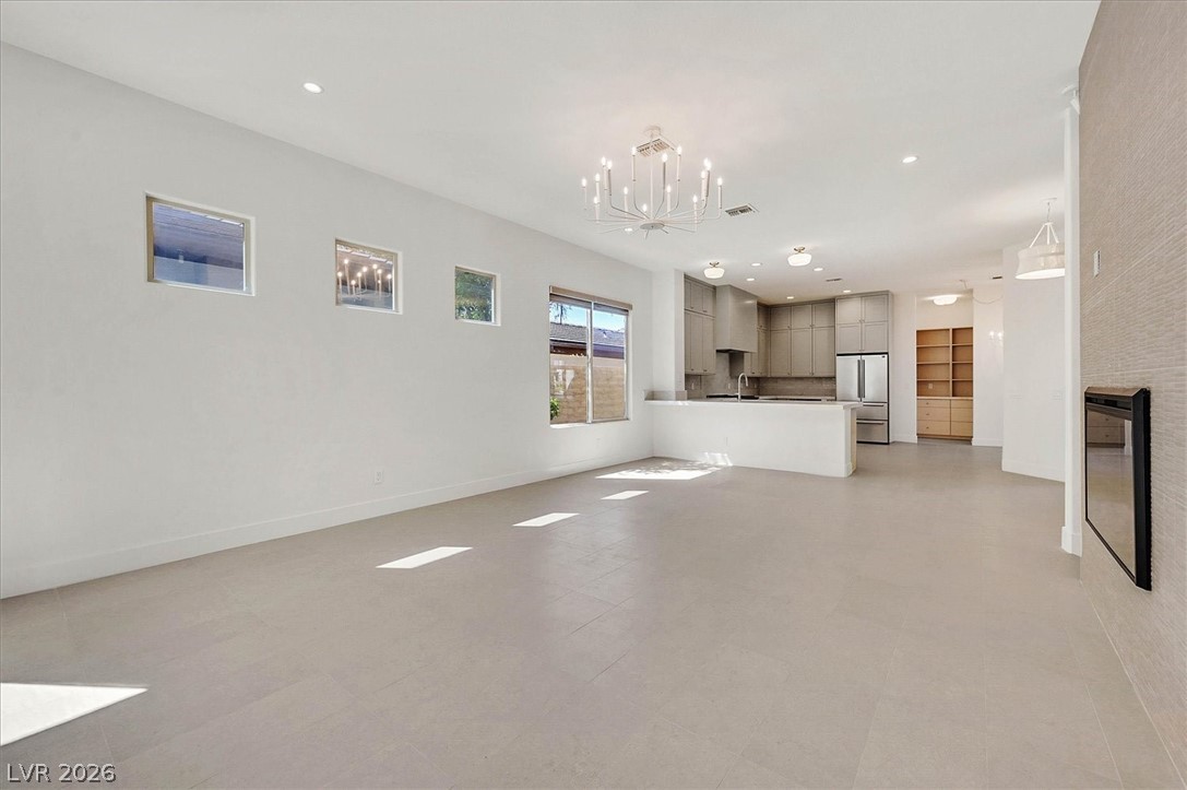11 Fountainhead Circle