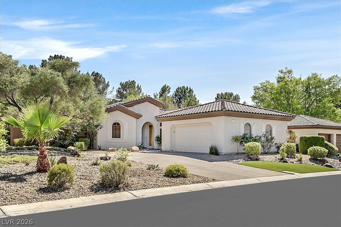 11 Fountainhead Circle