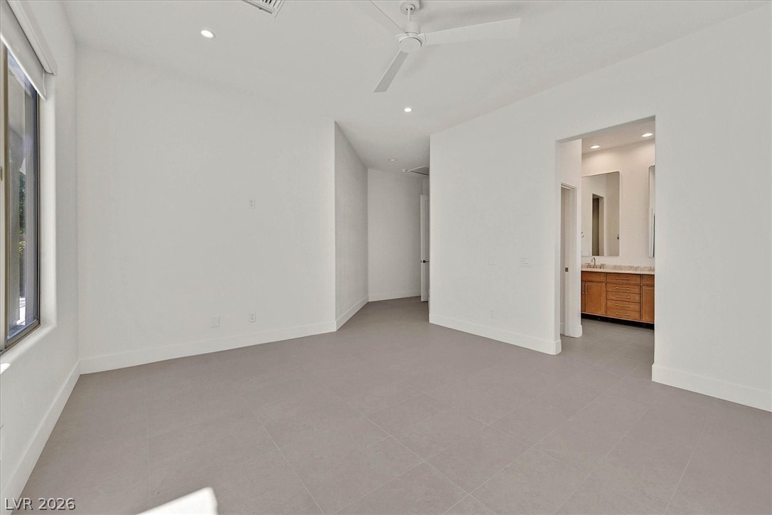 11 Fountainhead Circle