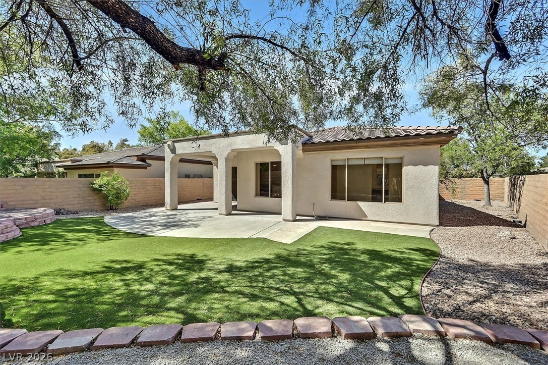 11 Fountainhead Circle