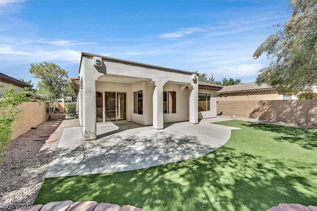 11 Fountainhead Circle