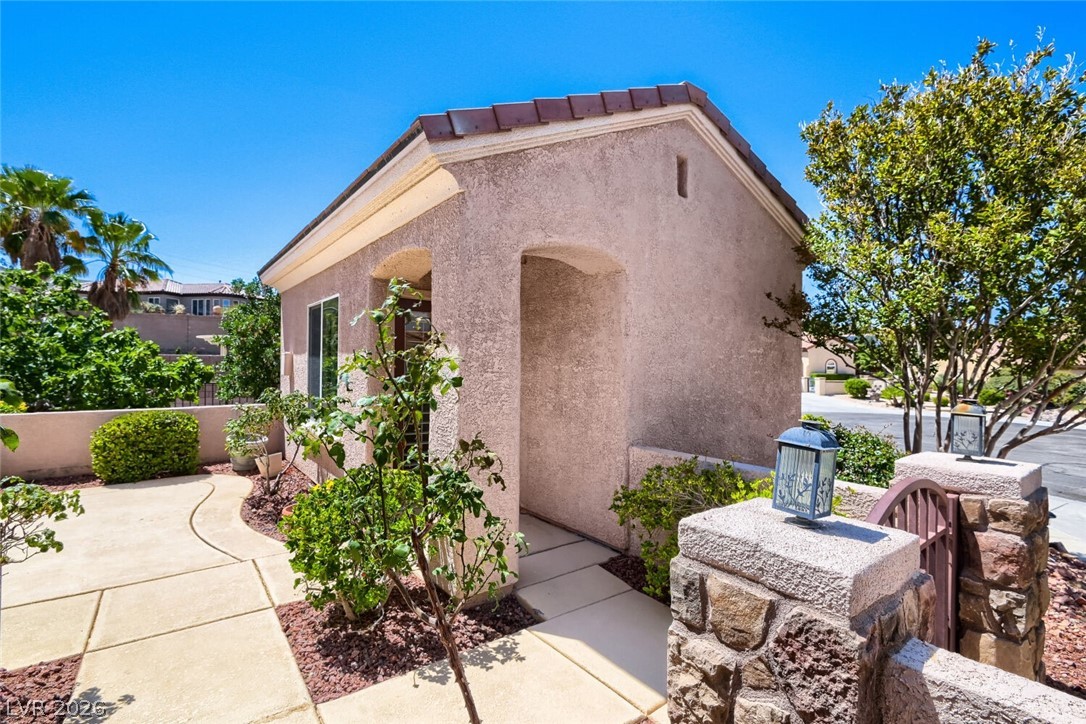 2090 Gunnison Place