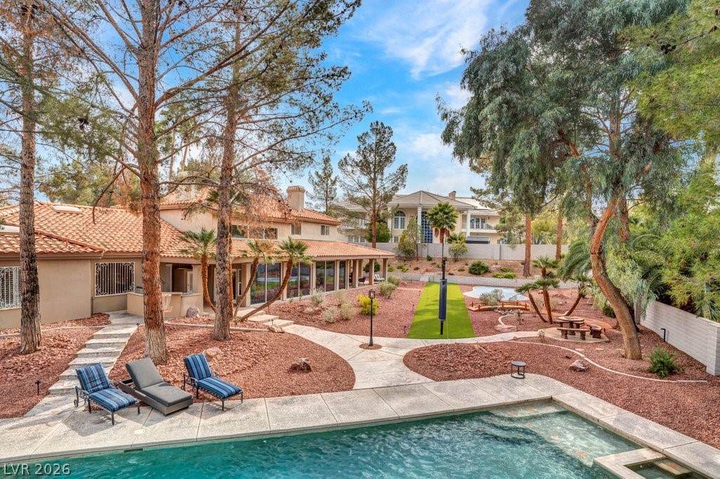 7 Larkside Court