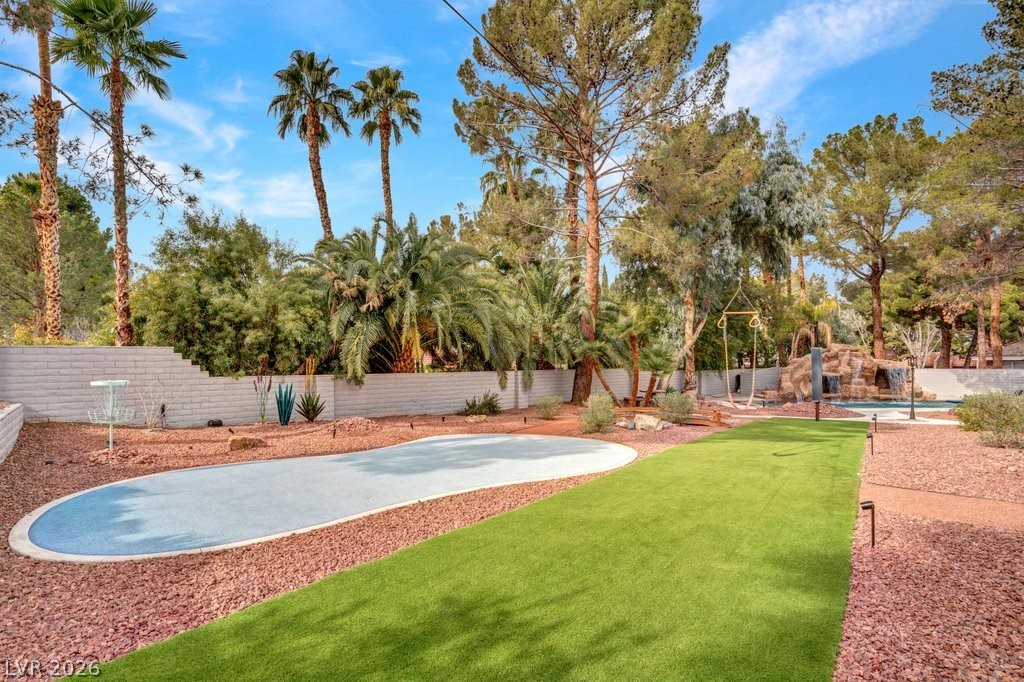 7 Larkside Court