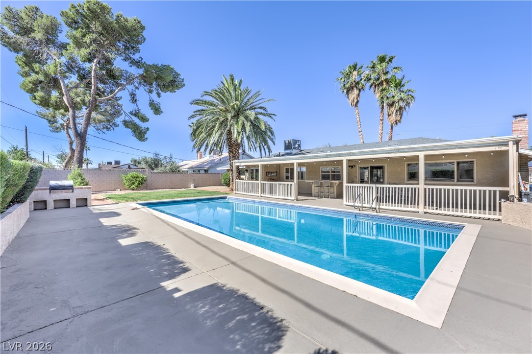1916 Stonehaven Drive