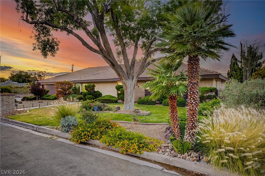 236 East Country Club Drive