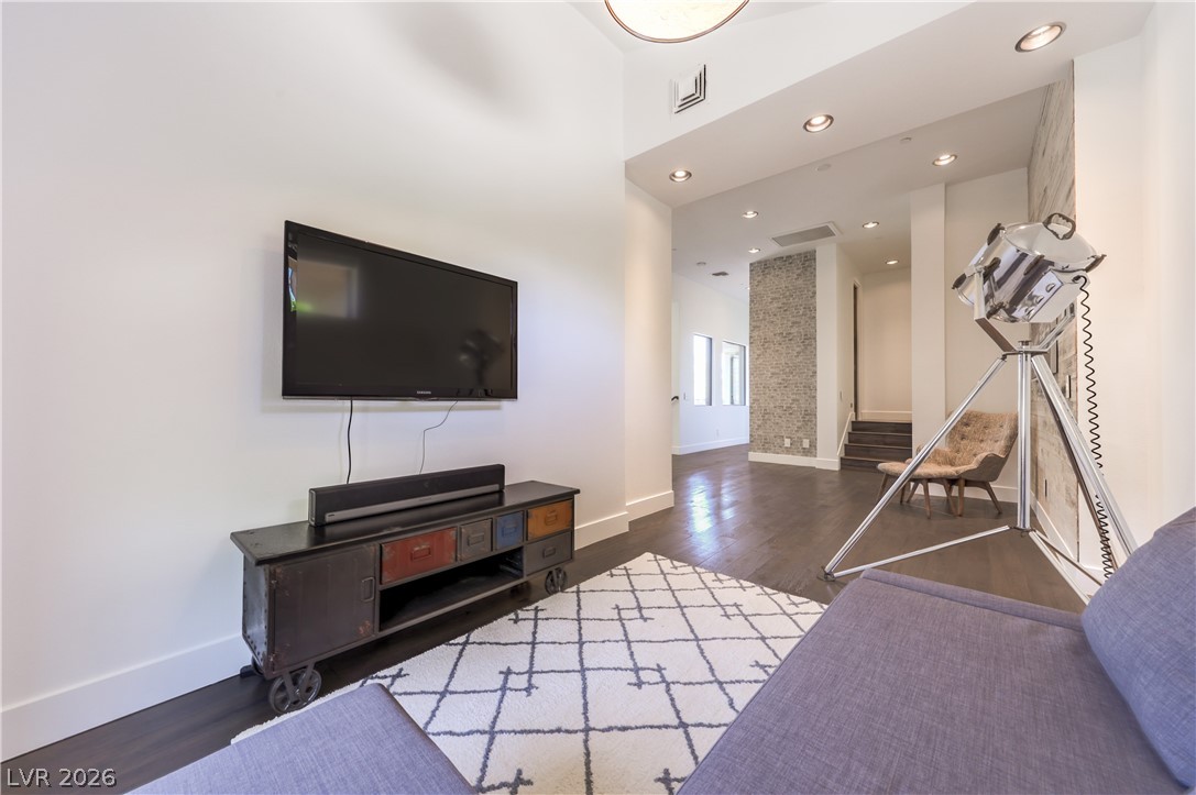 1501 Foothills Village Drive