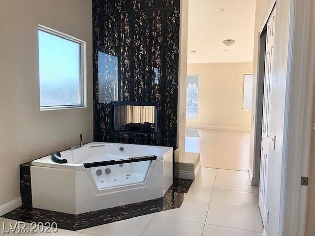 2552 Regency Cove Court