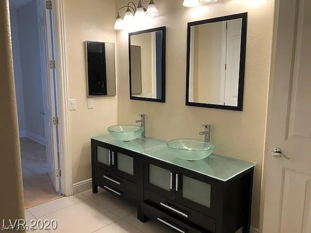 2552 Regency Cove Court