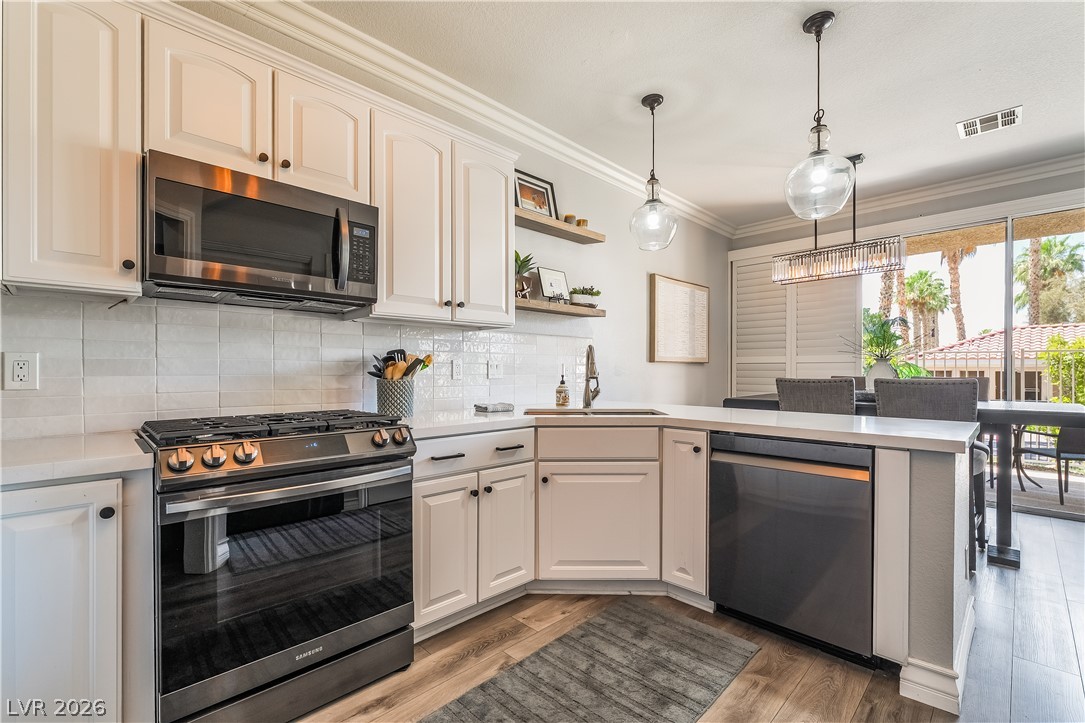 251 South Green Valley Parkway 5612
