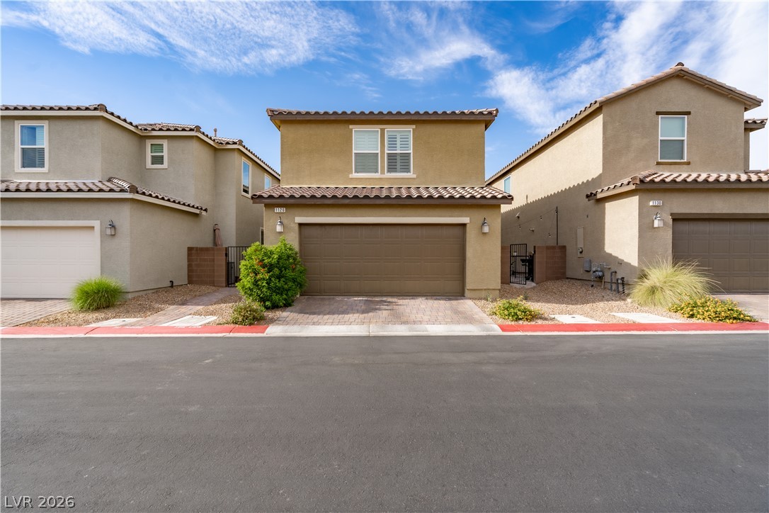 1126 Glistening Acres Ave