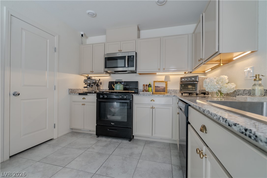 1126 Glistening Acres Ave