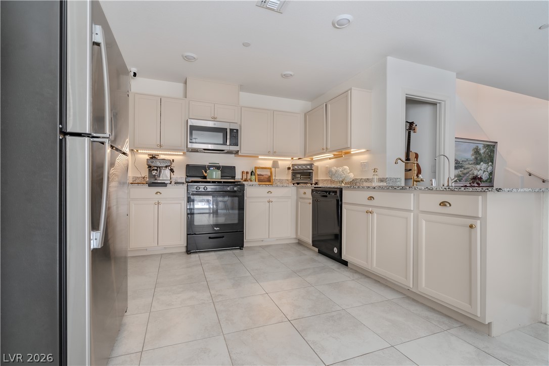 1126 Glistening Acres Ave
