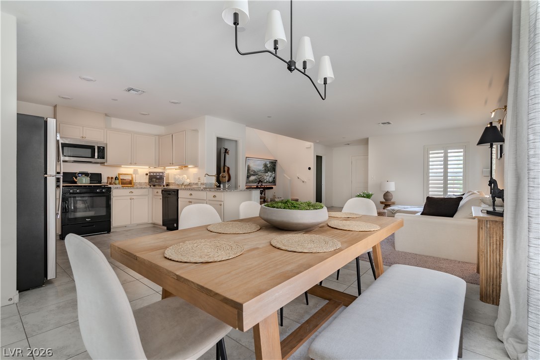 1126 Glistening Acres Ave