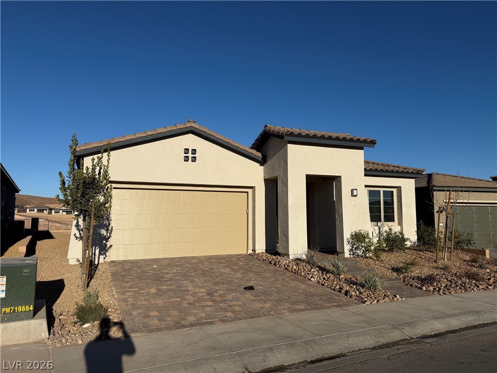 162 Sun Glaze Avenue