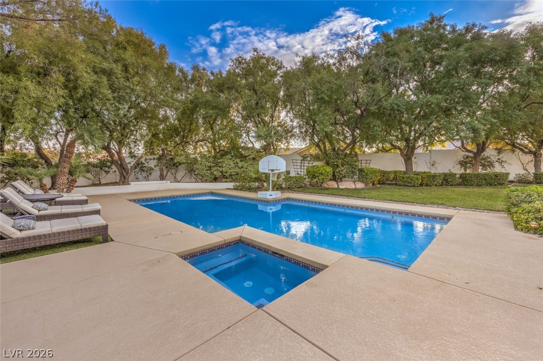 2228 Chatsworth Court