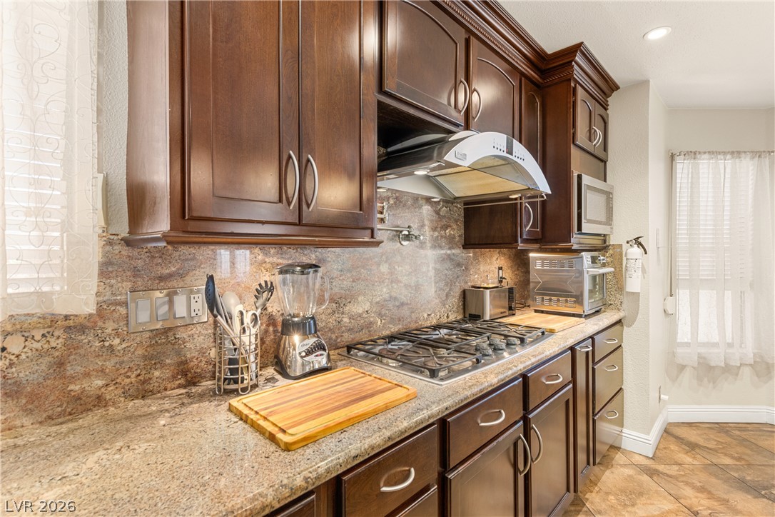 9105 Safeport Cove Court