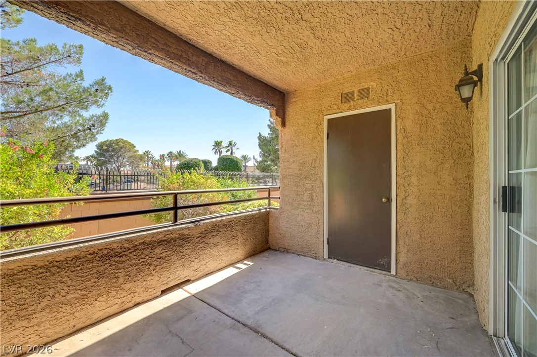 2200 South Fort Apache Road 1081